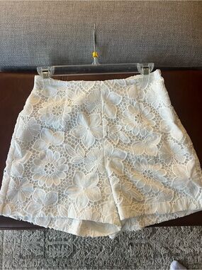 Current Air White Floral Guipure Lace High-Waist Shorts